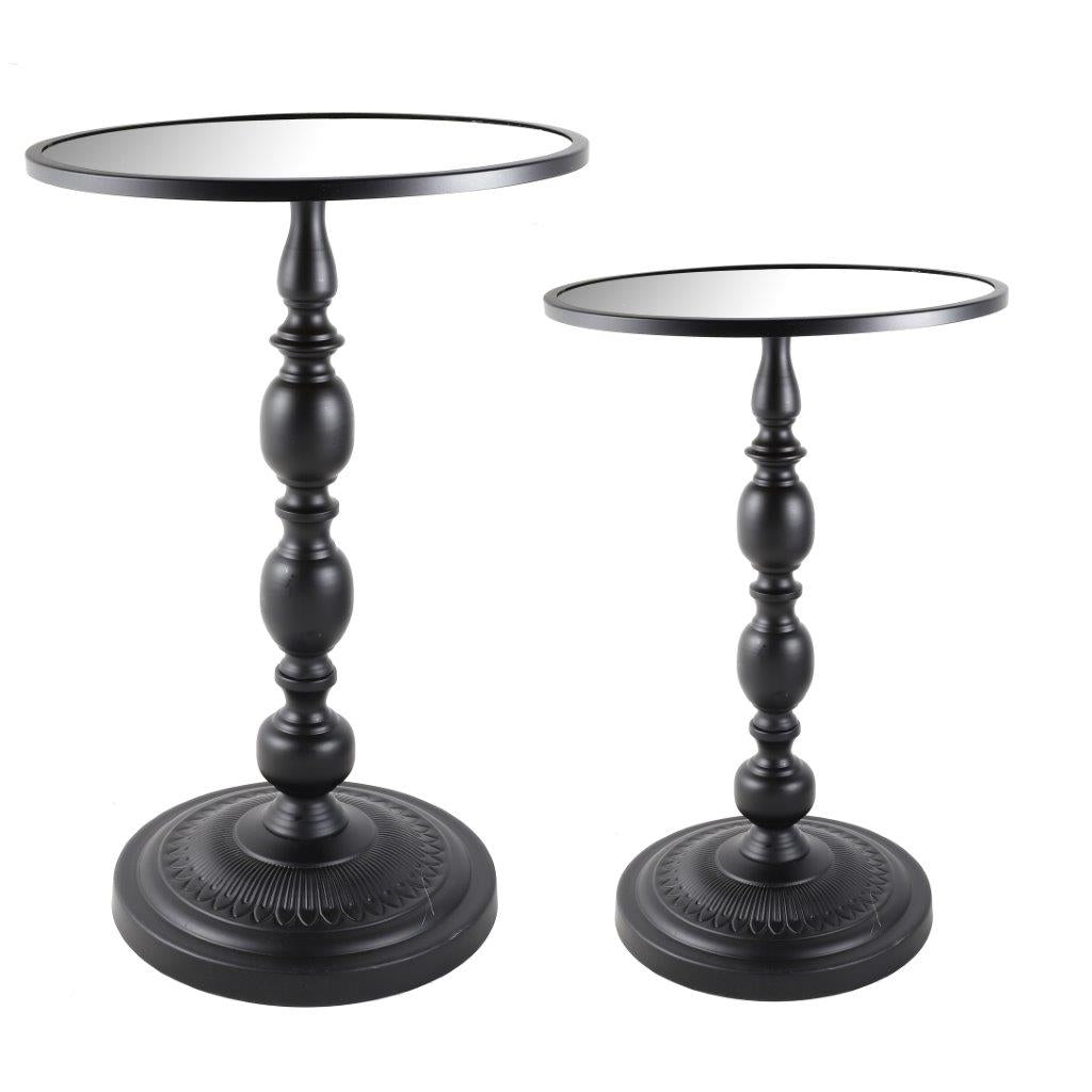 طاولة جانبية للأريكة ذات سطح زجاجي دائري وطاولة قهوة ذات تصميم تجريدي مع لمسات معدنية باللون الأسود، مجموعة من قطعتين