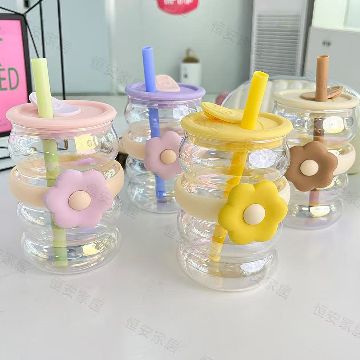 Glass Mug with Straw and Lid 8*12.5 CM