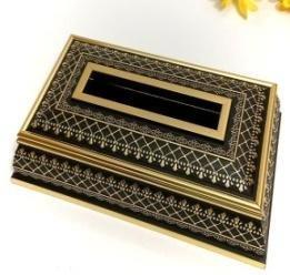 علبة مناديل للوجه مستطيلة الشكل منقوش عليها رسومات كريمية فاتحة اللون مقاس 24.5*14*6.5 سم