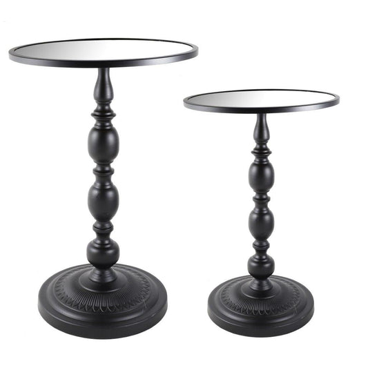 طاولة جانبية للأريكة ذات سطح زجاجي دائري وطاولة قهوة ذات تصميم تجريدي مع لمسات معدنية باللون الأسود، مجموعة من قطعتين