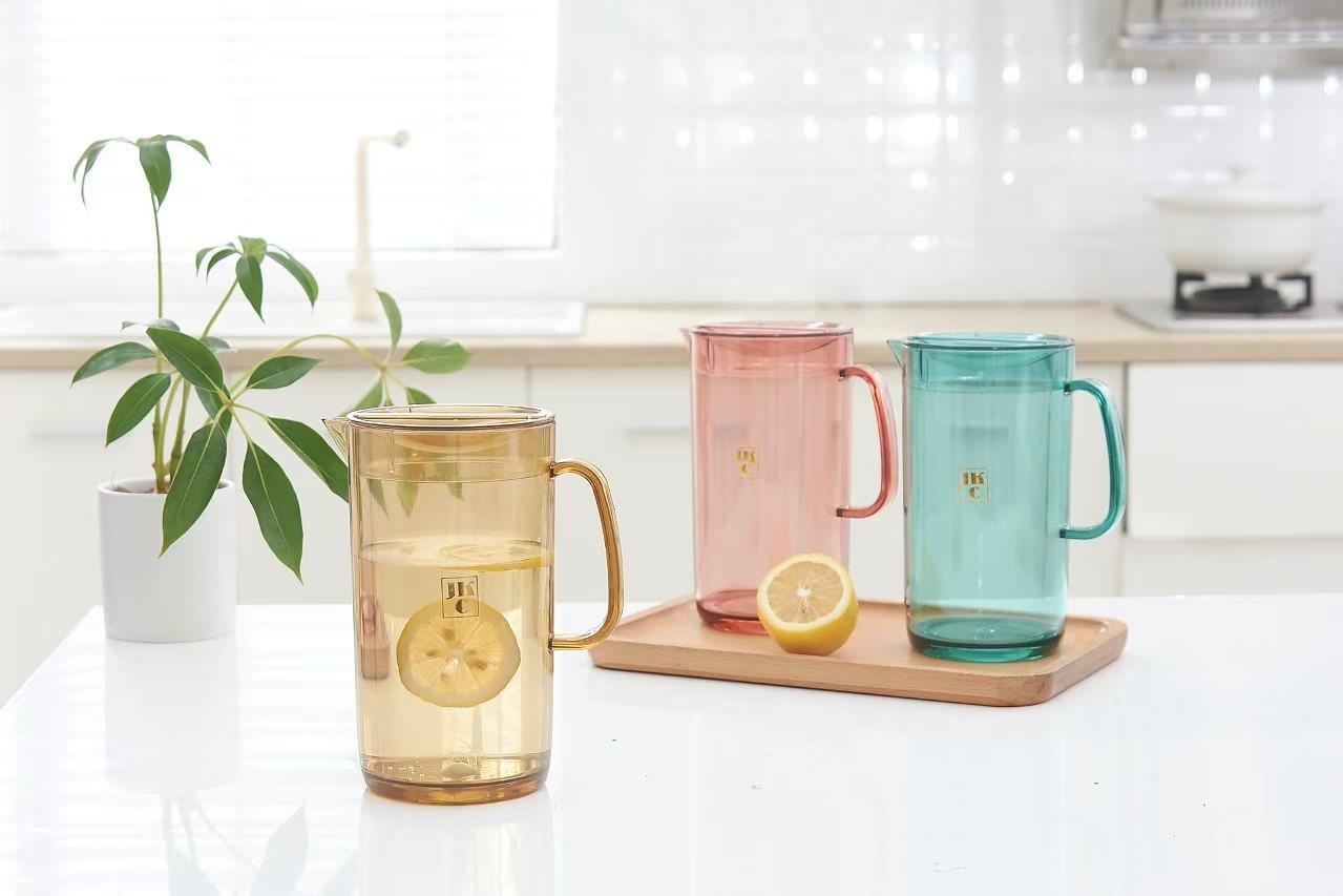 إبريق مشروبات بلاستيكي ممتاز سعة 119*215/1970 مل