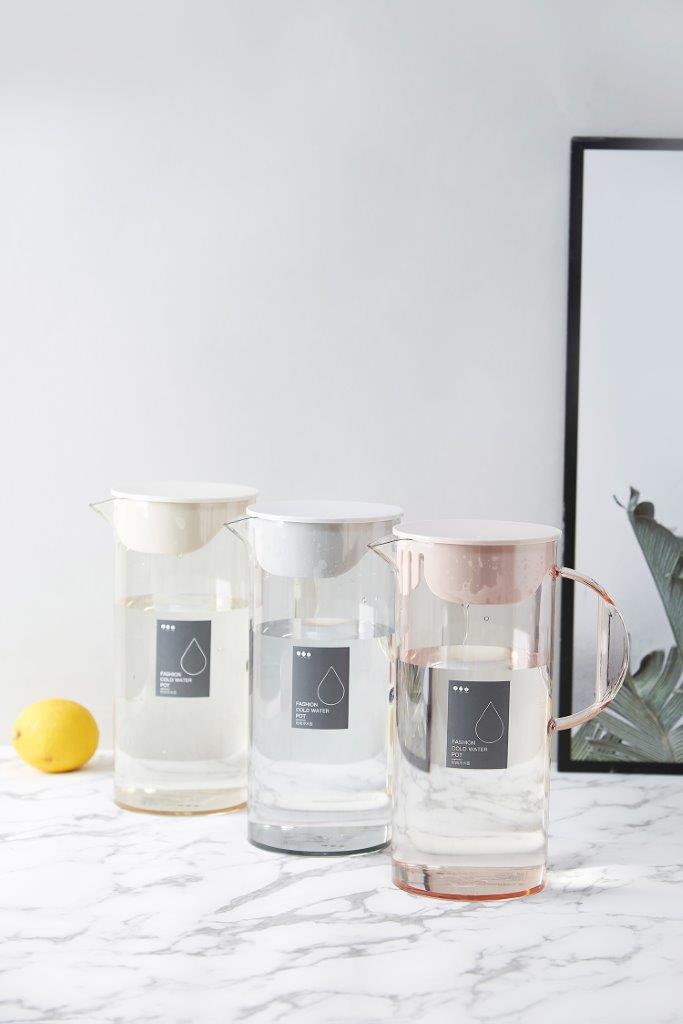 إبريق مشروبات بلاستيكي ممتاز سعة 110*235/1700 مل